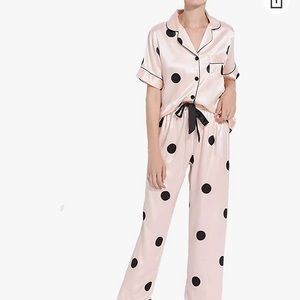 New woman’s pink with black polka dots pyjama large